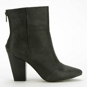 NWOB Kelsi Dagger Black Leather Bootie 8.5